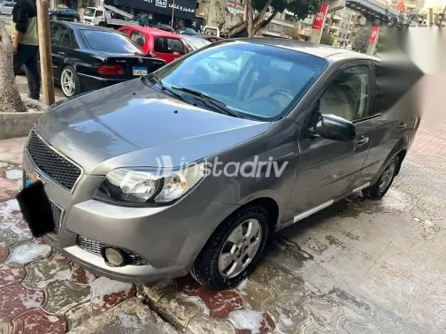 شيفروليه افيو 2016 فضي مستعملة للبيع - 4