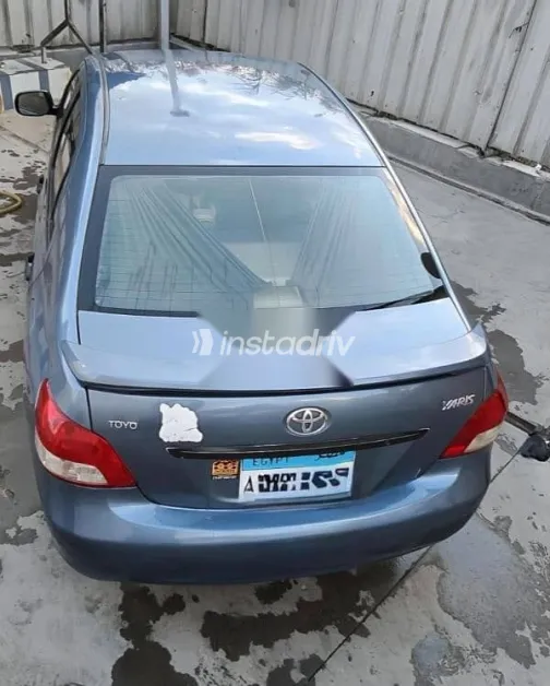 تويوتا ياريس 2007 أزرق غامق مستعملة للبيع - 6