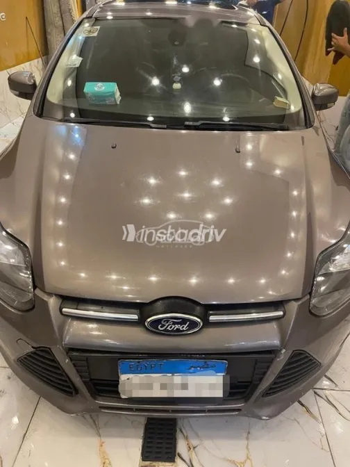 فورد فوكس 2014 رمادي مستعملة للبيع - 1