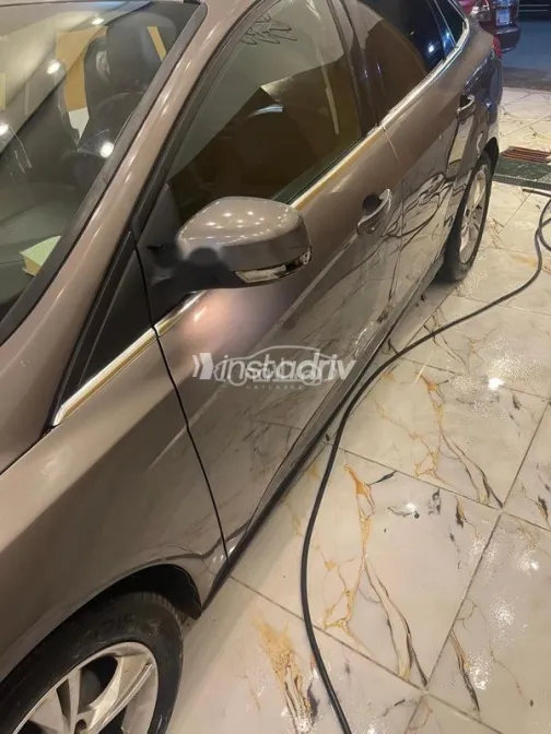 فورد فوكس 2014 رمادي مستعملة للبيع - 3