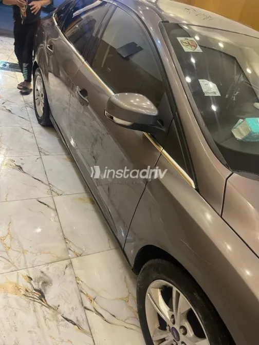 فورد فوكس 2014 رمادي مستعملة للبيع - 4