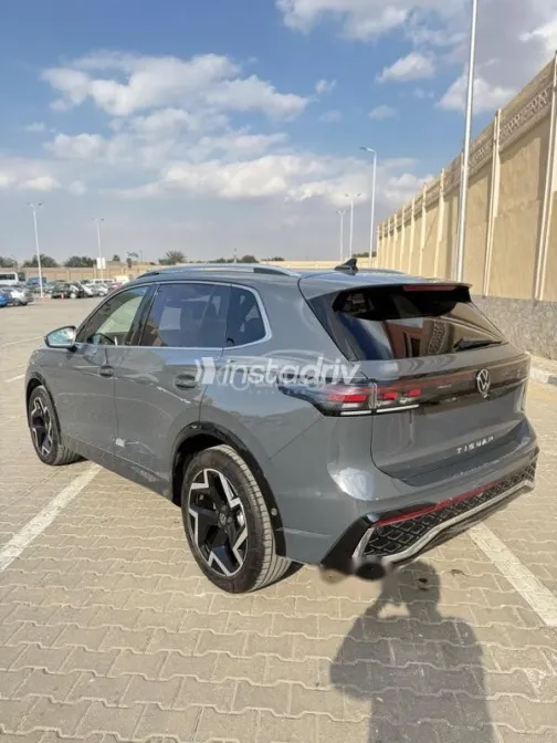 فولكس فاغن تيجون 2025 رمادي مستعملة للبيع - 2