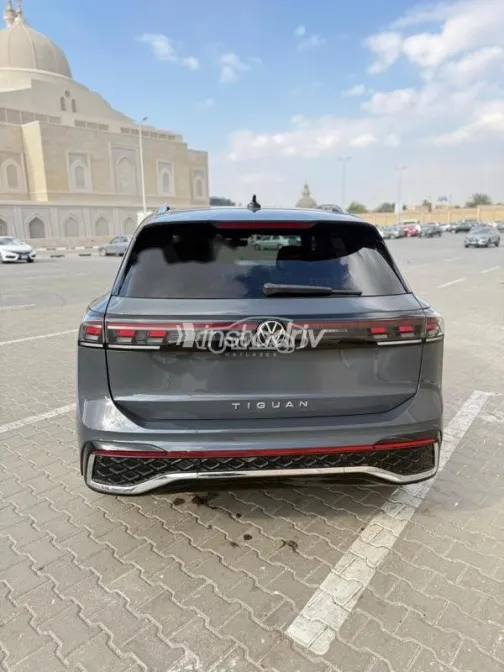 فولكس فاغن تيجون 2025 رمادي مستعملة للبيع - 3