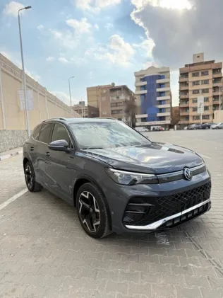 فولكس فاغن تيجون 2025 رمادي مستعملة للبيع