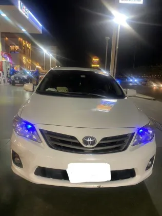 تويوتا كورولا 2012 أبيض مستعملة للبيع