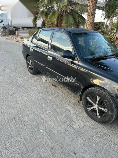 هيونداي فيرنا 2008 أسود مستعملة للبيع - 4