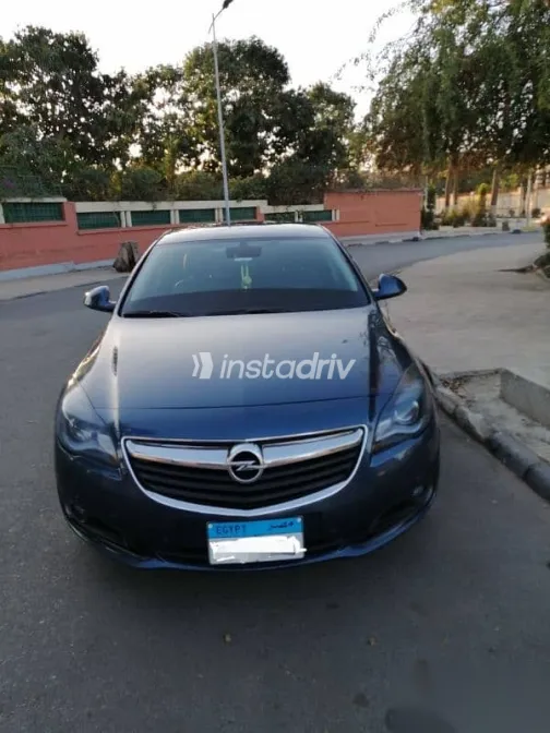 اوبل أنسيجنيا 2017 أزرق غامق مستعملة للبيع - 1