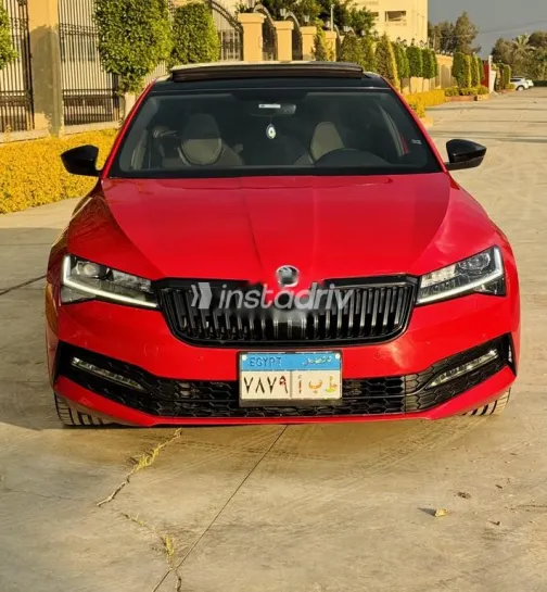 سكودا سوبيرب 2021 أبيض مستعملة للبيع - 2