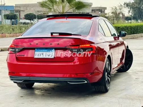 سكودا سوبيرب 2021 أبيض مستعملة للبيع - 4