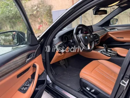 بي ام دبليو 520 2019 أسود مستعملة للبيع - 4