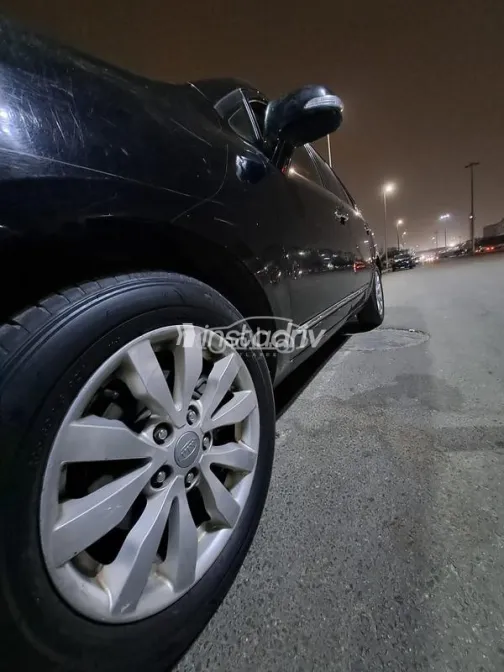 كيا كارينز 2012 أسود مستعملة للبيع - 3