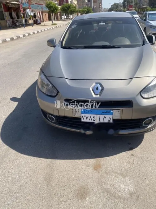 Renault Fluence 2011 Gold Used for Sale - 1