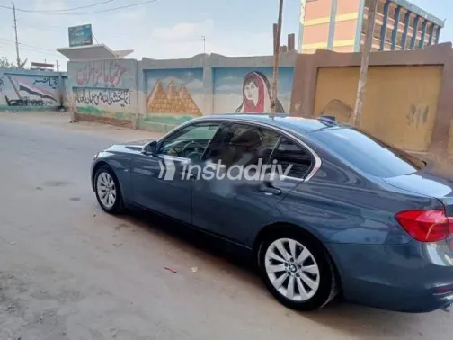 BMW 318 2018 Gray Used for Sale - 3