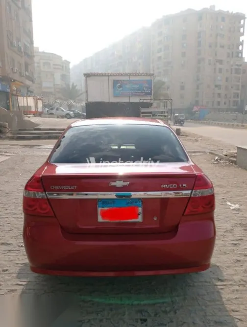 شيفروليه افيو 2015 أحمر مستعملة للبيع - 4