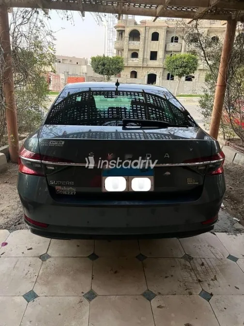 سكودا سوبيرب 2021 أبيض مستعملة للبيع - 2