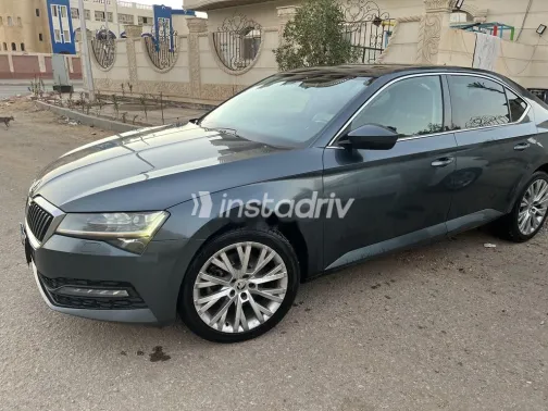 سكودا سوبيرب 2021 أبيض مستعملة للبيع - 4