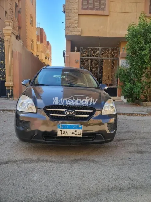 Kia Carens 2011 Mocha Used for Sale - 1