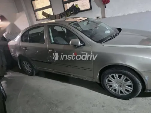 سكودا اوكتافيا 2007 ذهبي مستعملة للبيع - 2