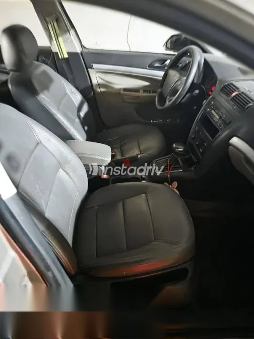 سكودا اوكتافيا 2007 ذهبي مستعملة للبيع - 4