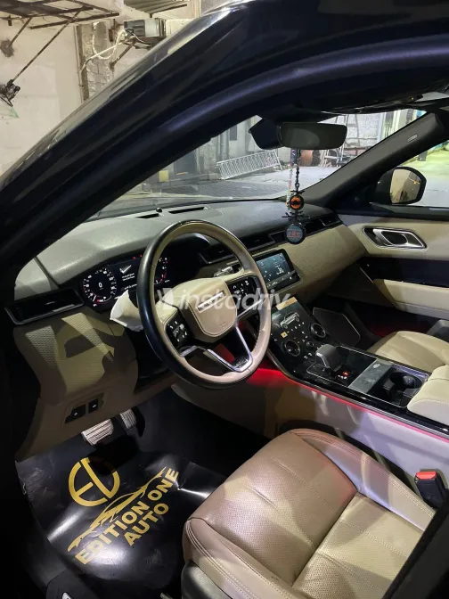 Land Rover Velar 2022 White Used for Sale - 4