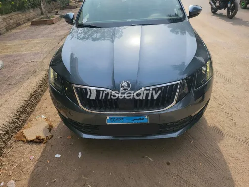 سكودا اوكتافيا A7 2020 أبيض مستعملة للبيع - 3