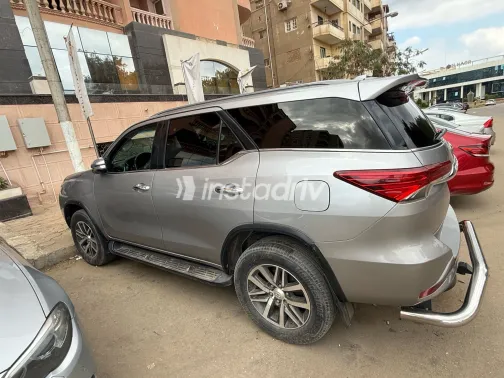Toyota Fortuner 2018 White Used for Sale - 2