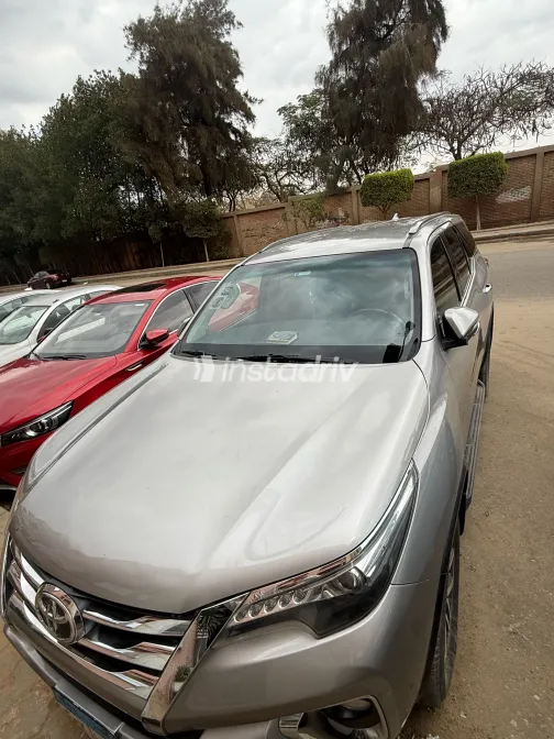 Toyota Fortuner 2018 White Used for Sale - 4