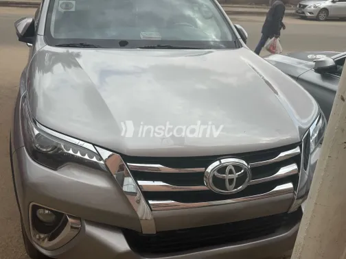 Toyota Fortuner 2018 White Used for Sale - 5
