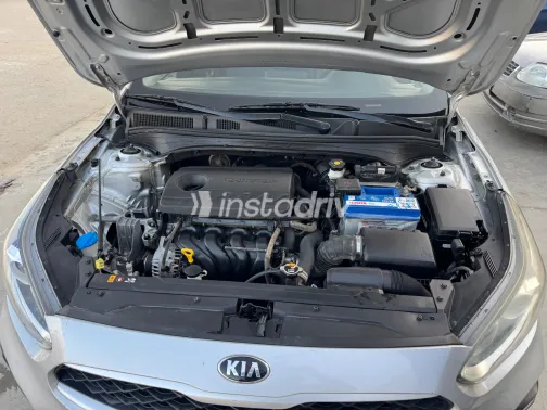 كيا جراند سيراتو 2020 أبيض مستعملة للبيع - 4