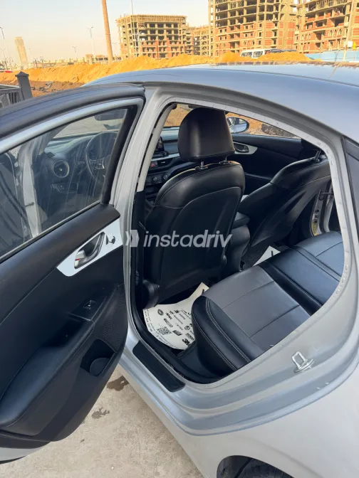 كيا جراند سيراتو 2020 أبيض مستعملة للبيع - 6