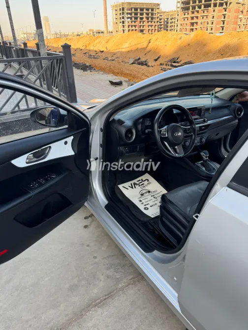 كيا جراند سيراتو 2020 أبيض مستعملة للبيع - 10