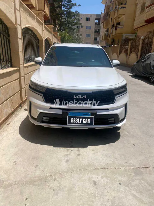 كيا سورينتو 2022 أبيض مستعملة للبيع - 9