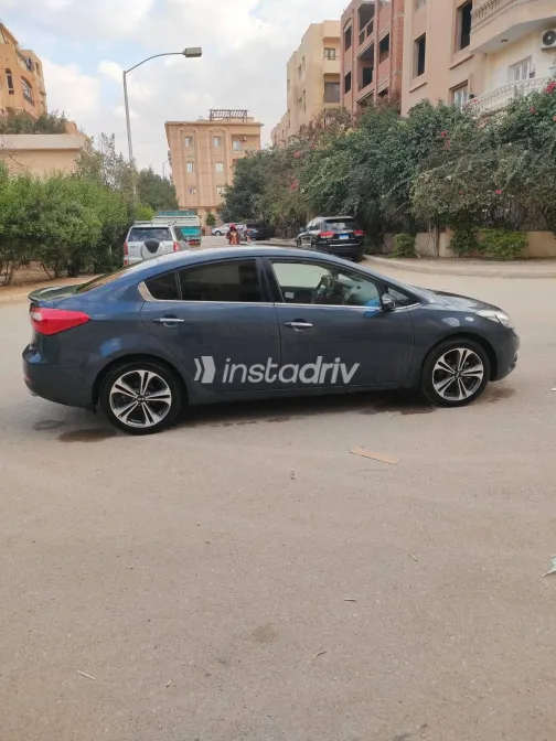 كيا سيراتو 2016 أبيض مستعملة للبيع - 2