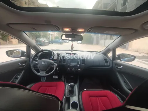 كيا سيراتو 2016 أبيض مستعملة للبيع - 8