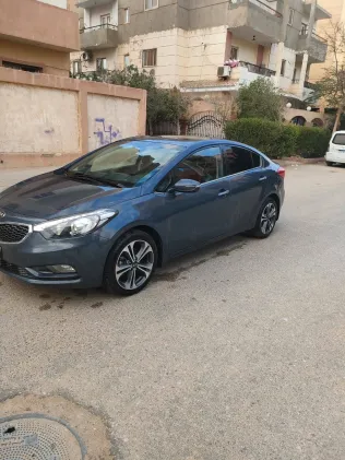 كيا سيراتو 2016 أبيض مستعملة للبيع