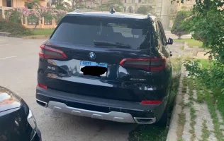 بي ام دبليو X5 2020 أبيض مستعملة للبيع