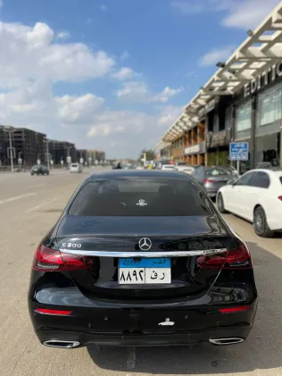 مرسيدس E 300 2021 أبيض مستعملة للبيع