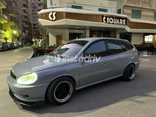 كيا ريو 2001 أبيض مستعملة للبيع - 1