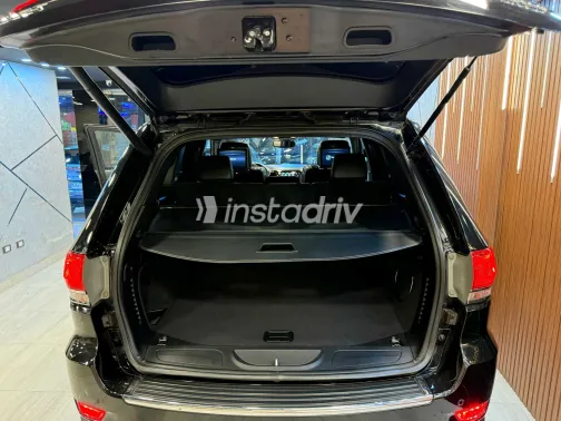 Jeep Grand Cherokee 2021 White Used for Sale - 4