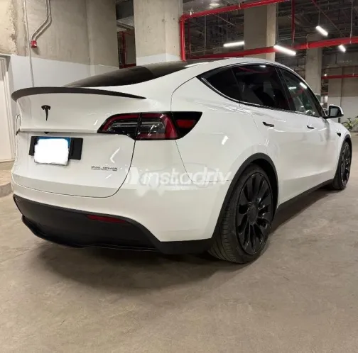 Tesla Model Y 2023 White Used for Sale - 2