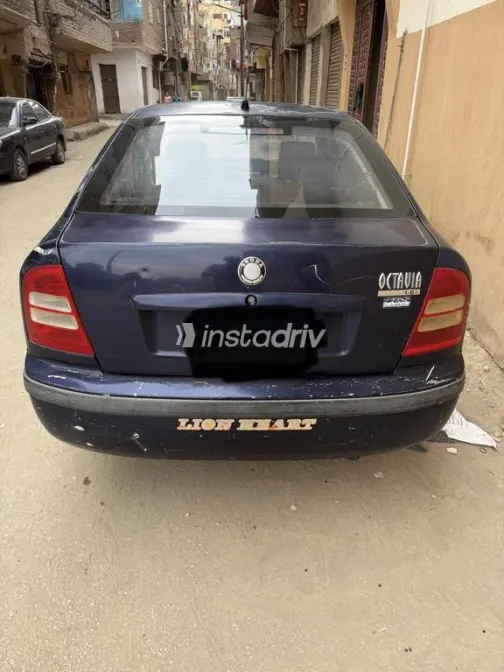 سكودا اوكتافيا A4 2002 أزرق غامق مستعملة للبيع - 2