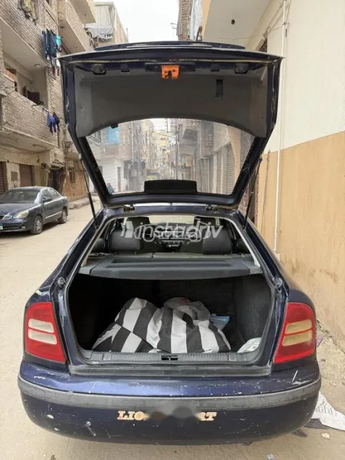 سكودا اوكتافيا A4 2002 أزرق غامق مستعملة للبيع - 3