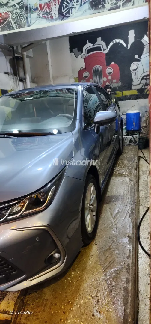 تويوتا كورولا 2024 أبيض مستعملة للبيع - 2