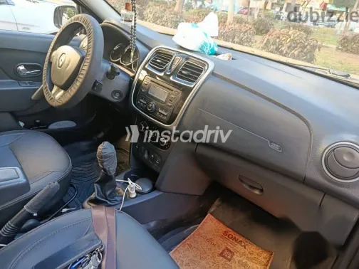 رينو لوجان 2017 أسود مستعملة للبيع - 1