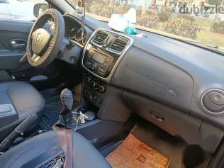 رينو لوجان 2017 أسود مستعملة للبيع