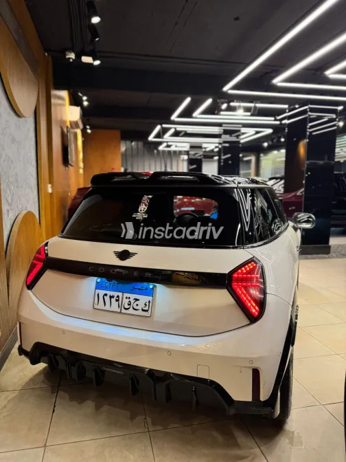 Mini Cooper 2025 White Used for Sale - 7