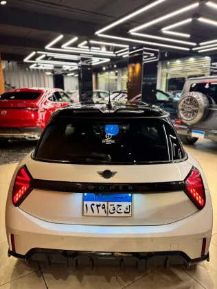 Mini Cooper 2025 White Used for Sale