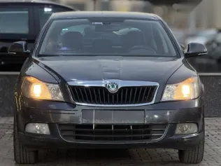 سكودا فانتازيا 2013 أزرق غامق مستعملة للبيع