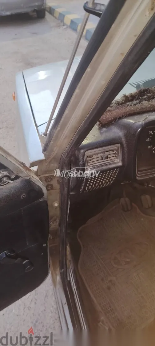 Lada 2017 2008 Silver Used for Sale - 4