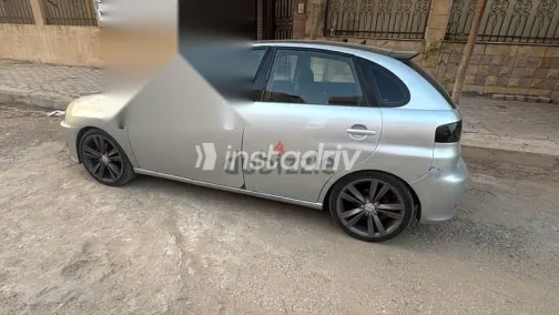 سيات ابيزا 2006 فضي مستعملة للبيع - 2